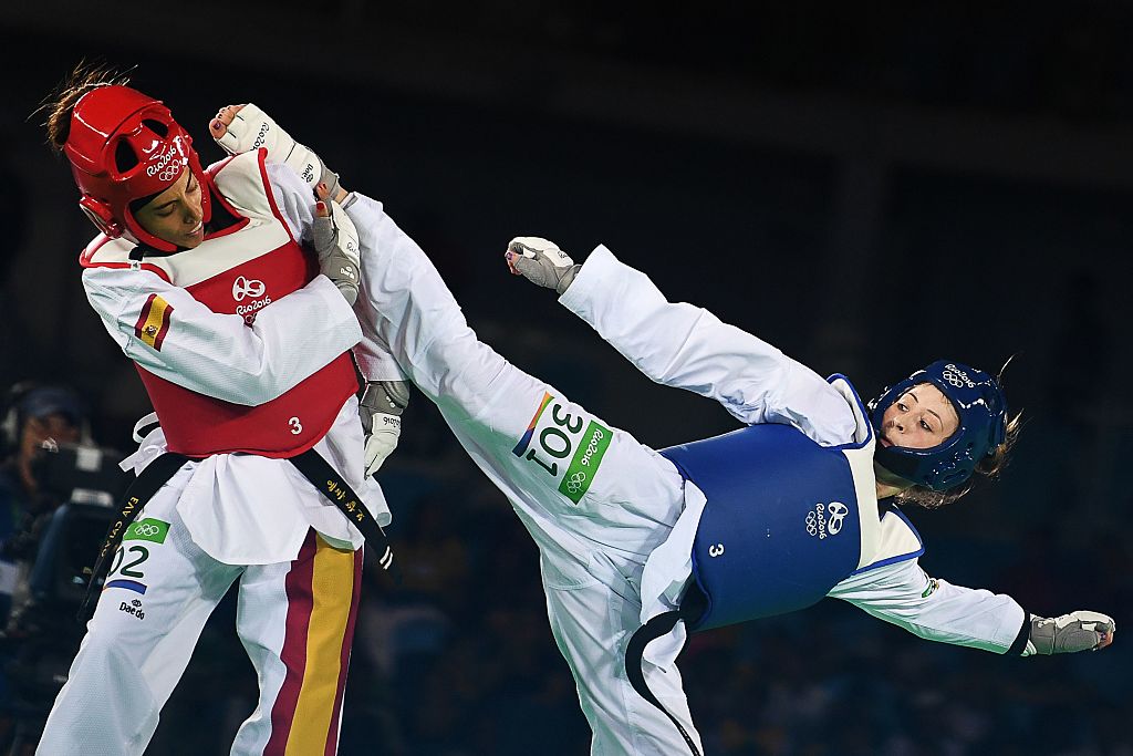 🥋 Double Olympic taekwondo champion Jade Jones says the postponement of the 2020 Olympic Games due to the coronavirus pandemic is "devastating," even though she understands the decision

👉 bbc.in/2xkI79t