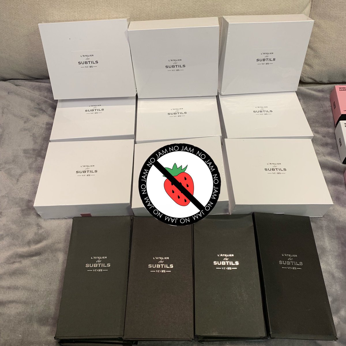 NojamK's tweet photo. VT X BTS PERFUME - L'ATELIER DES SUBTILS
духи
цена 5880₽
.
#bts #v #jungkook #jimin #taehyung #jhope #hoseok #suga #yoongi #rm #jin #seokjin #namjoon #btsarmy #бтс #кпоп #кпопмагазин #кпопмагазинмосква #арми #army #чонгук #тэхен #ви #чимин #хосок #джейхоуп #шуга #юнги #бт21 https://t.co/bRL8MgdjgK