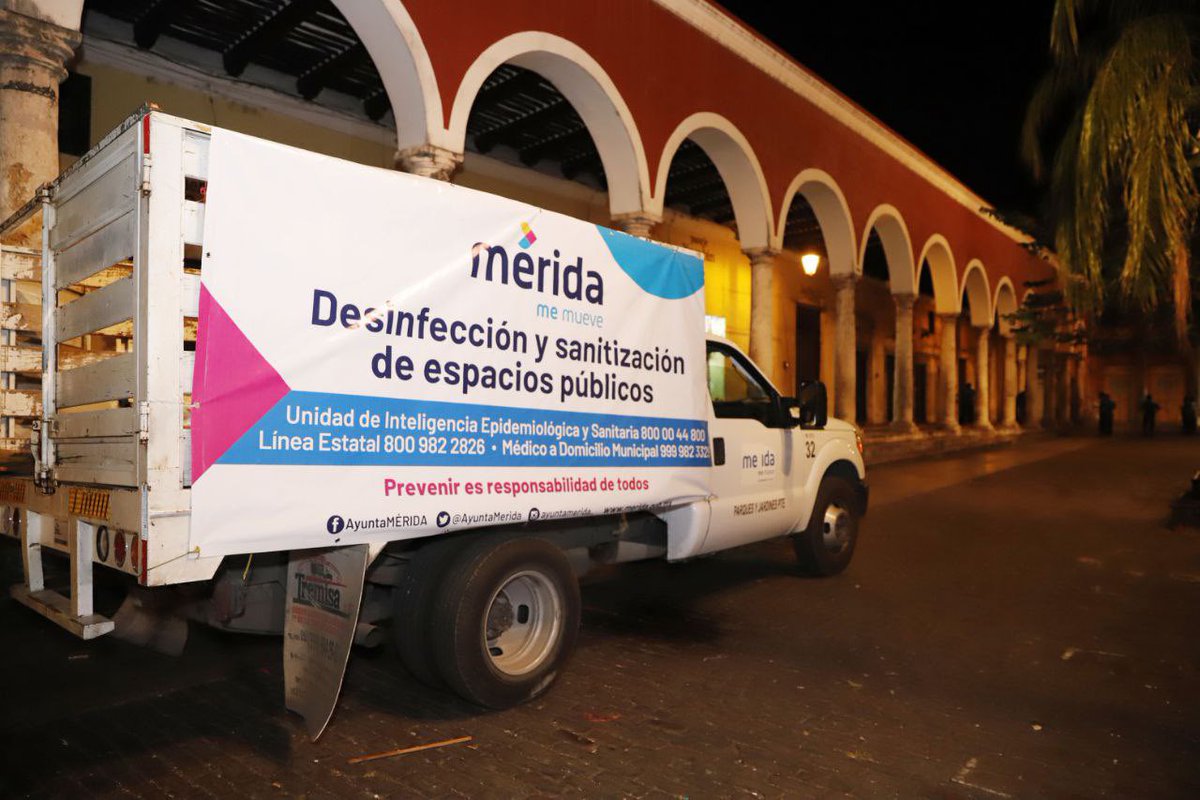 RenanBarrera's tweet image. Por las noches, nuestras brigadas de servicios públicos realizan la sanitización de espacios públicos para cuidar tu salud, con las debidas precauciones. Ayúdanos a prevenir saliendo de casa solo cuando sea necesario.