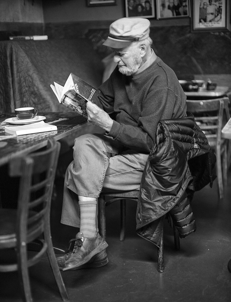 GreenParrotBar's tweet photo. Washing my hands today, each time singing Happy Birthday twice to Lawrence Ferlinghetti, the legendary San Francisco poet and bookseller who is 101 today.
#happybirthday
#lawrenceferlinghetti #citylightsbookstore #poetschair #aconeyislandofthemind #beat #sanfrancisco#paisan https://t.co/jFpKnashXU