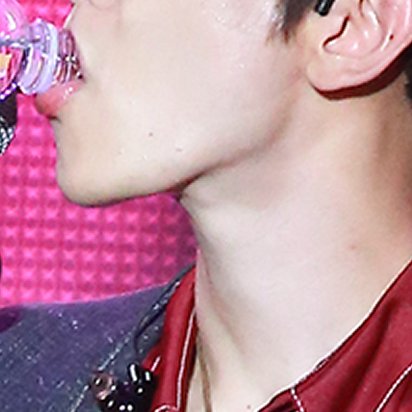 baekhyun's sexy jawline: an important thread 