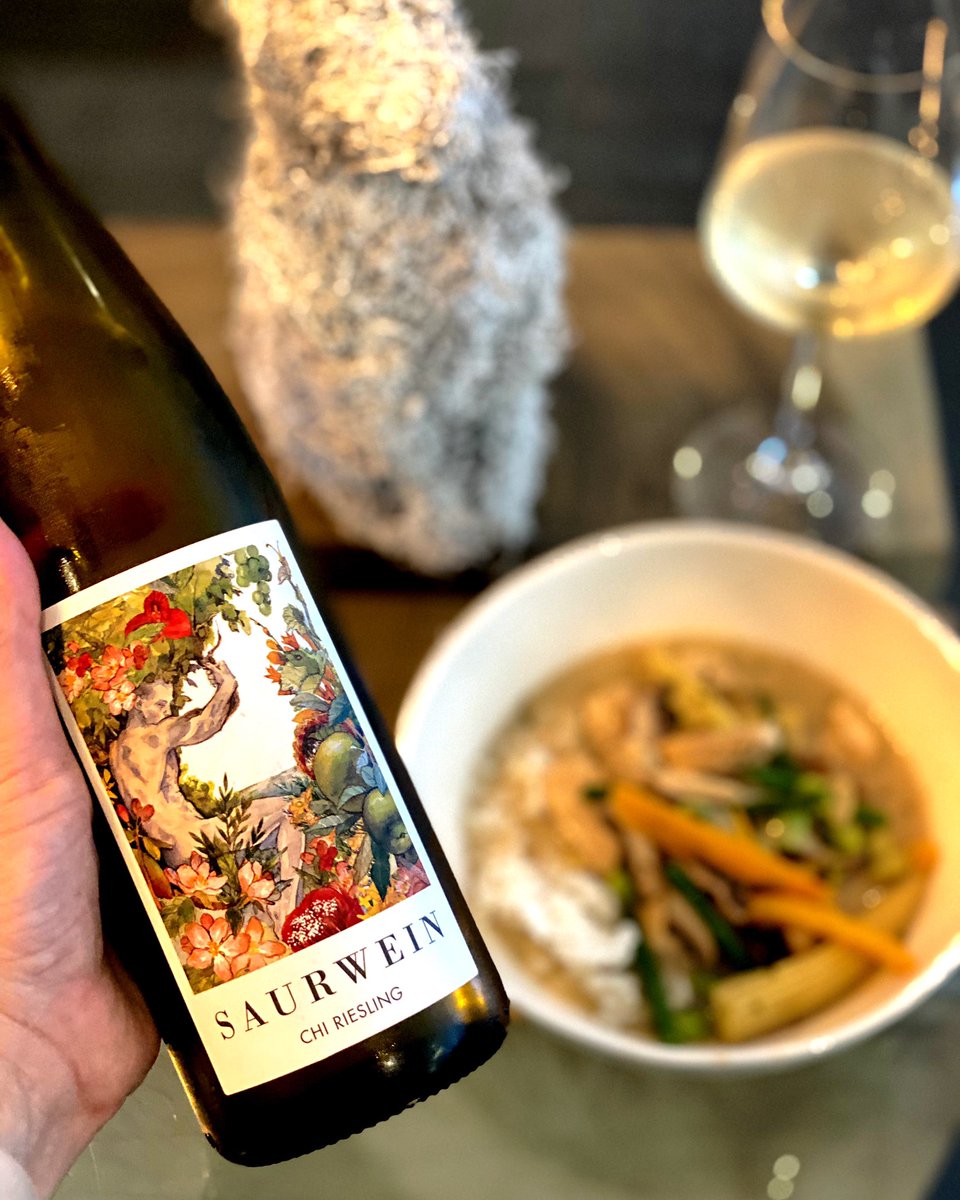 wellredwinemag's tweet image. LIQUID MEMORY.   @JessicaSaurwein Chi Riesling 2018.  Fireflies &amp;amp; curries... instagram.com/p/B-H7Rz9JfRF/… #riesling #liquidmemory #inmyglass #wine #southafricanwine