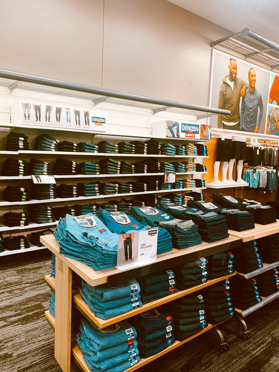 TargetVMAudrey's tweet photo. Making this denim wall beautiful in the midst of a pandemic at T2423 Remodel! Having so much fun working with VM Angela! Thanks for having me T2423! https://t.co/OkjF0bupSm