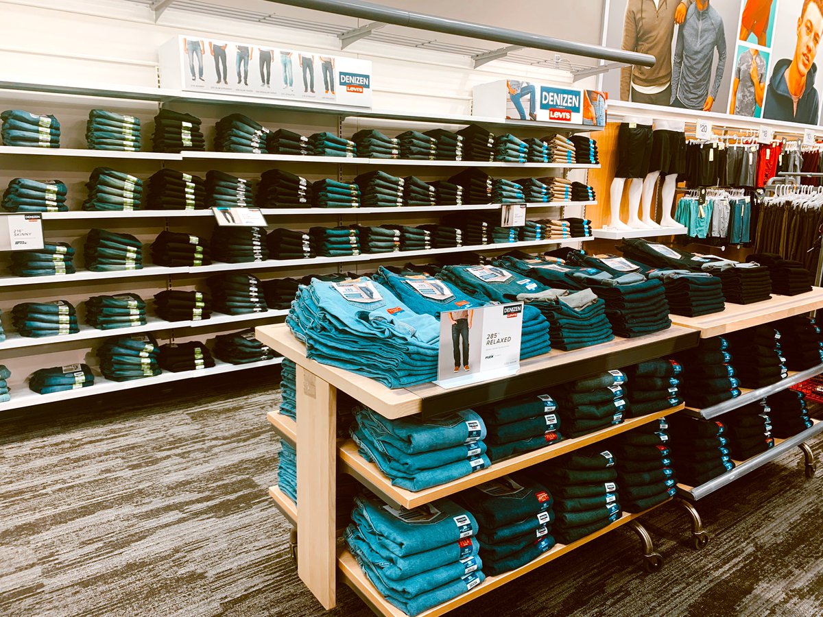 TargetVMAudrey's tweet photo. Making this denim wall beautiful in the midst of a pandemic at T2423 Remodel! Having so much fun working with VM Angela! Thanks for having me T2423! https://t.co/OkjF0bupSm