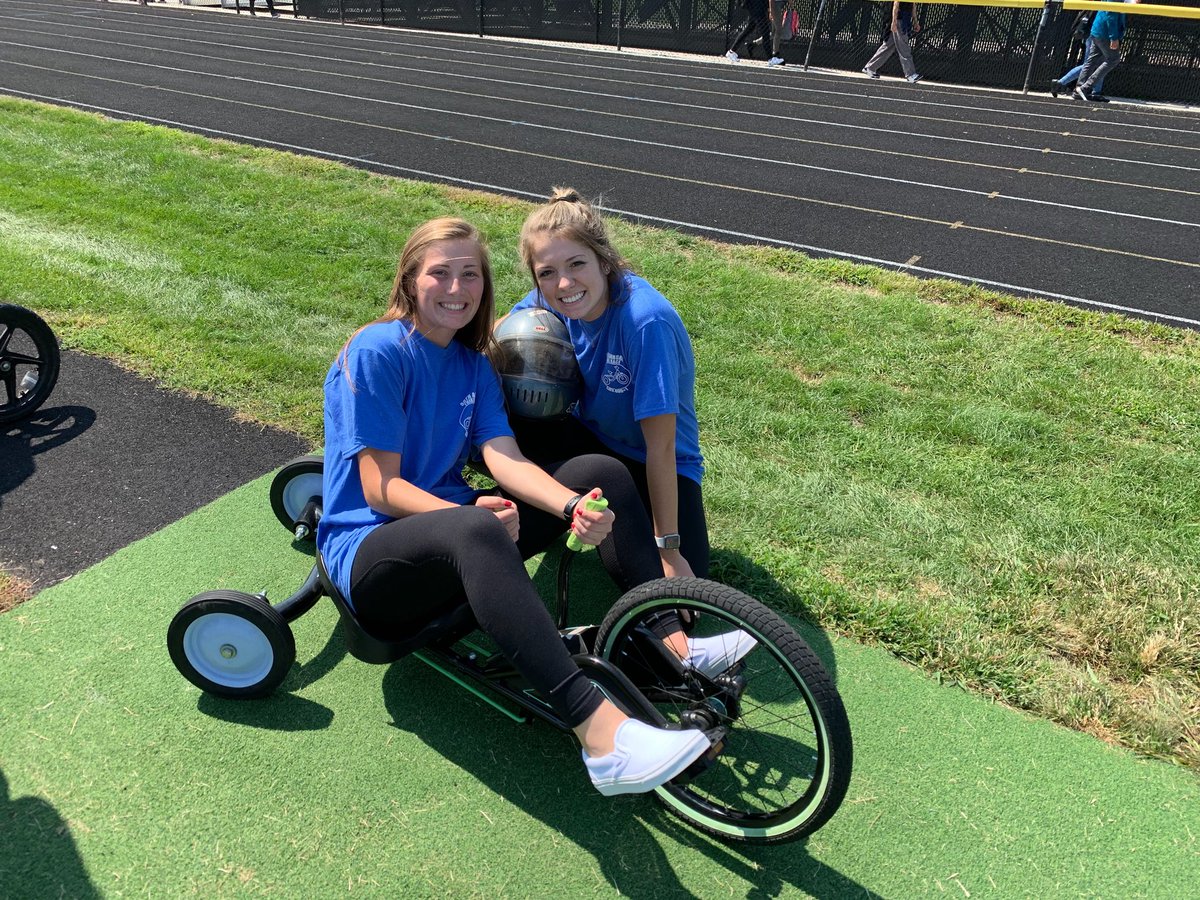 stack2001's tweet image. Some of my favorite memories @ LHS 🤩 @coddingtonsroom #weareLHS #thisisLCSC