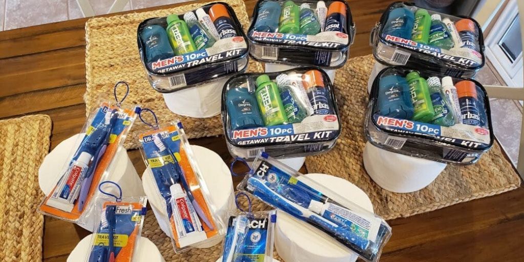 DriveTransLand's tweet image. Awesome story alert:
“A driver on CB asked if anyone had toothpaste &amp;amp; TP. He's willing to pay. 
I gave him what I had for a small fee –  return the favor to someone else.
I made packs for any driver without. For free! Just ask."

Thank you, Joe Flannery for spreading kindness! 💙