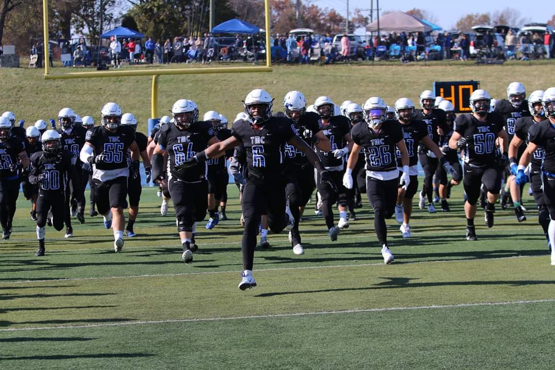 TMU_Football's tweet photo. If you are a football person please join the challenge of posting a football photo. Just one picture, no description. Please copy the text in your status, post a picture, and look at some great memories/pictures. https://t.co/9NdV5qRDJj