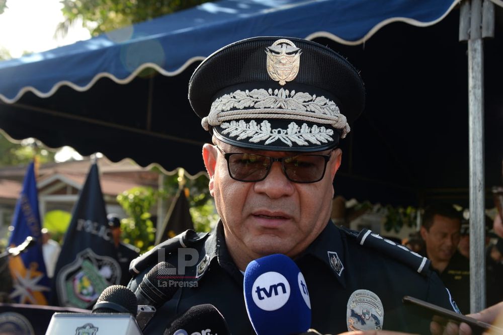 El director de la Policía denuncia penalmente al diputado Jairo ‘Bolota’ Salazar, por segunda vez
tinyurl.com/u8egvwr