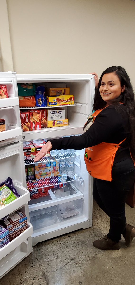 Keeping our associates happy with their snacks!!! #0622 #PACNORTHPROUD #BlossomHillTop <a href="/MRSSAHD/">Marissa</a> @sam_miranda16 <a href="/1013Miramontes/">Jessica Miramontes 1013</a> <a href="/Sergio_0622ASM/">Sergio Becerra</a>