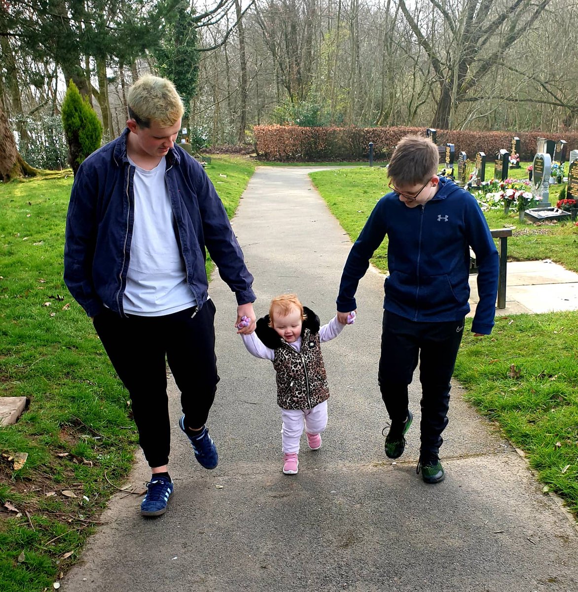 Hmac82's tweet photo. My babys my world #myworld #FamilyMatters #StaySafe https://t.co/2y8SrEfAO1
