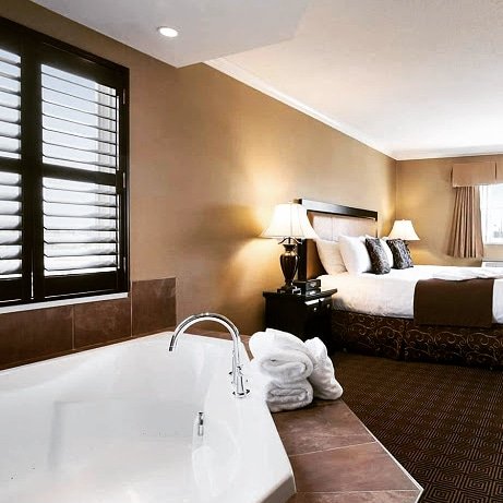 ramadafallsview's tweet photo. Looking for a restful night's sleep? Check-in to the @ramadafallsview. In these uncertain times, we will do whatever it takes to make your stay-in more comfortable. Despite these challenges, we are here and will continue to be here for you. 🛎️ #niagarafalls https://t.co/fOPrKGpIc5