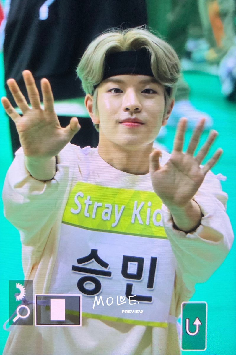 — 200324  ↳ day 84 of 366 [♡]; dear seungmin, today i finally started watching extraordinary you and so far it’s really interesting, i cannot wait to hear the ost that skz made, anyways i hope you’re resting well now and have fun tomorrow for skz’ second anniversary, ily