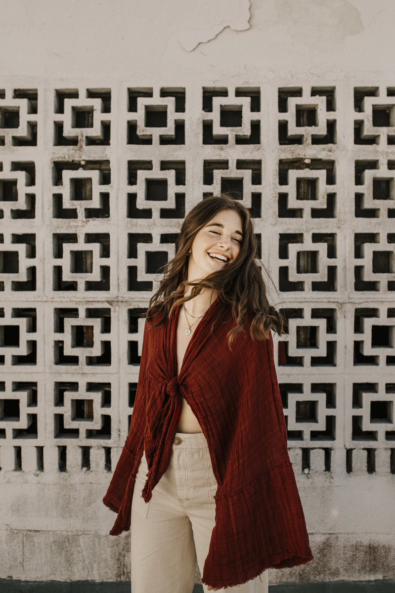 gabi_schaal's tweet photo. Smiling through the pain of knowing I may not have a senior prom or even graduation 🥺🥺 https://t.co/UXJFEMbQL2