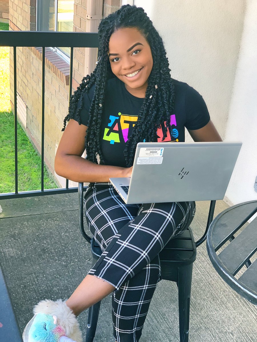 anna_tiptonNTX's tweet photo. Shoutout to Kayla Webb for helping a Small Biz customer keep 75 SmartHomeAutomation employees to work remote so they can continue to serve their clients via our @ATT Mobility network! Love her #WFH attire!🤩 @loo_lewis @ralford8764 @krisbehr @dongoodlow @chrisdonan @TheAnneChow https://t.co/nM7sBvt2Jn