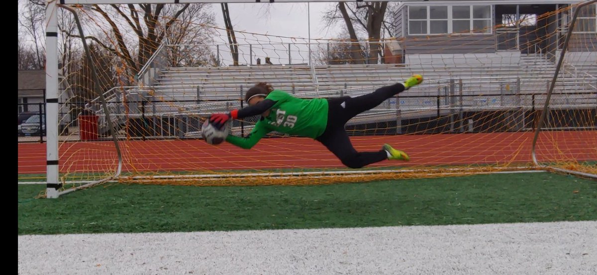 EAHSGirlsSoccer's tweet image. Take your hats off for our Wonder Goal Keeeeeeeper! @melissaaa_tovar Melissa Tovar! #ReadtheThREAD #tomcatpride #nx