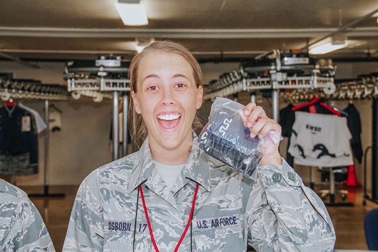 As we deal with COVID-19, our grads lead us from the front lines. “I went to the Academy because I wanted to follow in [my family’s] footsteps and give back to our country,” said 1st Lt Alexandra Osborn, a 2017 grad and @TeamCharleston C-17 pilot. @AirMobilityCmd @AirForceGrads