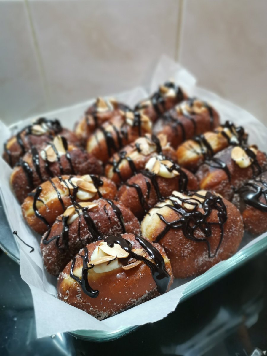 BrkyKcbyk's tweet image. Yaptık işte bi şeyler 😏
#bombolone
#bombolini
#berliner
#krapfen
#donut