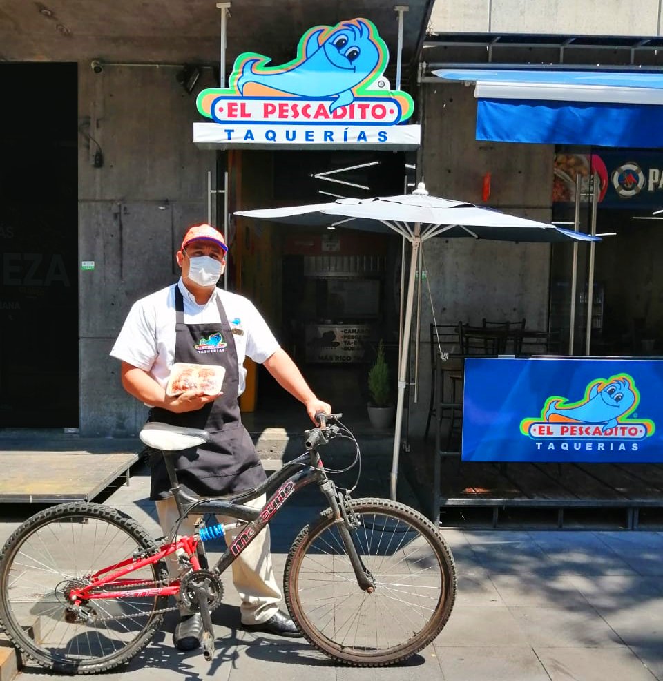 ElPescaditoCH's tweet photo. ¡Servicio a Domicilio! También ordena y recoge en cualquiera de nuestras dos sucursales #Zócalo y #CentroHistórico. Escríbenos por Whatsapp al 5575103702 y haz tu pedido. (Aceptamos pago con tarjeta). https://t.co/UfTGKK5MIu
