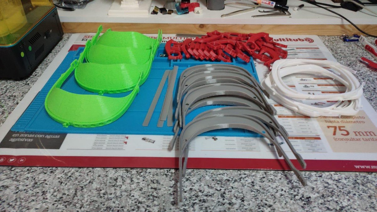 eapcubellescun's tweet photo. Des de l’EAP Cubelles Cunit volem agraïr de tot cor a Salva Vergés per confeccionar des de casa seva aquestes magnífiques mascaretes per a protegir-nos. https://t.co/G2vpkuJeCO