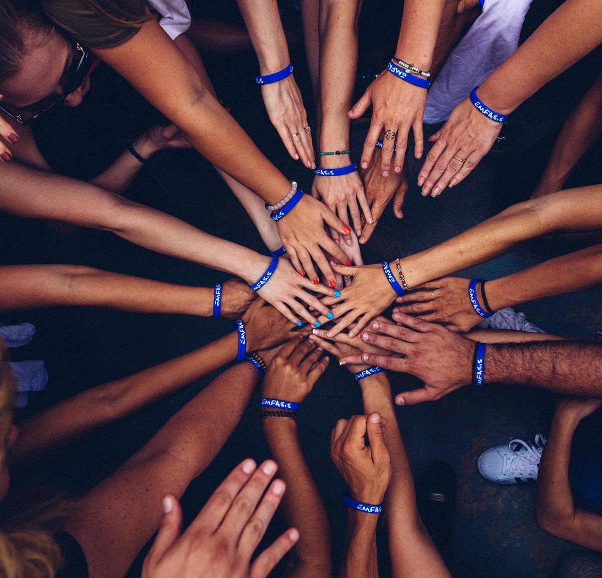 🚀 Einige unserer Partner bieten Alternativen an, um auch Zuhause problemlos zu lernen. 
Wir würden von Euch gerne wissen, was für Angebote für Euch hilfreich wären um weiterhin #Bildung zu vermitteln? #twitterlehrerzimmer #bildungsministerium