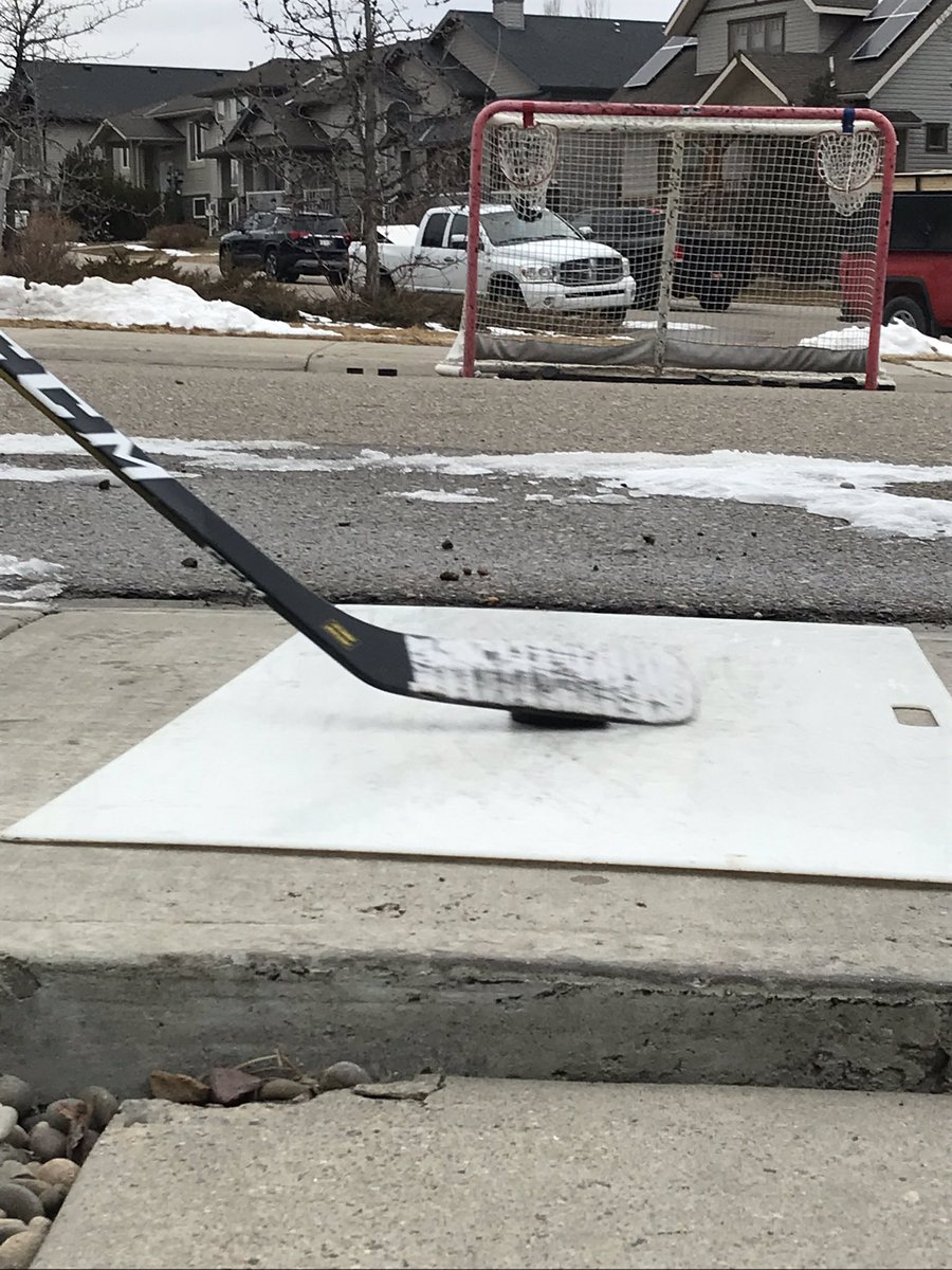 kuchie73's tweet photo. @HPHockey Day 3 hard at it , 450 ! Happy to make the 1000 mark https://t.co/9MyGk4A5TO
