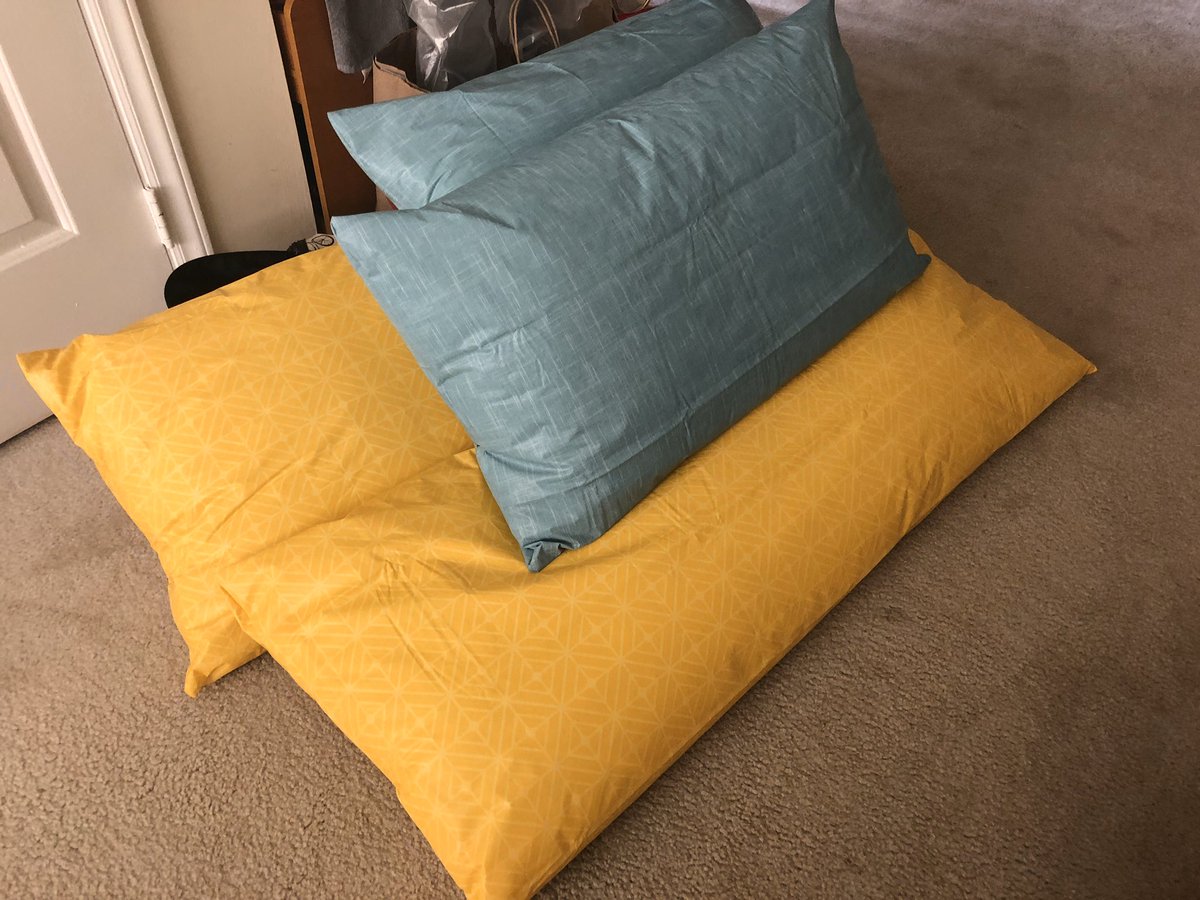 ZuyiMui's tweet photo. One of my talents and hobbies is sewing. It has became a tradition to sew new pillow cases for the pillows in our reading corner over the summer break. #PanthersEngaged https://t.co/1VPCwJBeq7