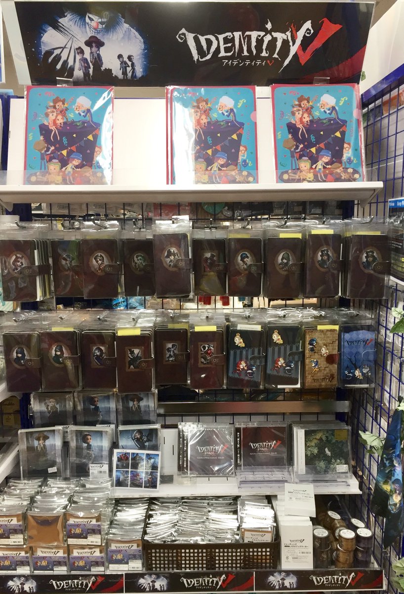 アニメイト池袋本店 En Twitter コーナー情報 Identity 第五人格 のグッズコーナーを５階に展開中 だっしゅっ シリーズvol 1 の商品 スマートフォンケース や トレーディング缶バッジ マスキングテープ などが入荷しておりますアニ ぜひお