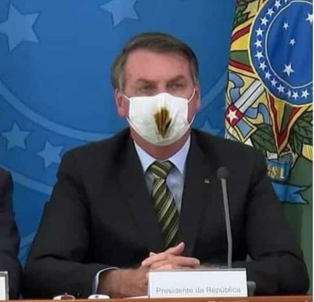JoaoEliasJacob's tweet photo. Agora tá explicado pq sai tanta bosta da boca desse homem #ForaBolsonaro https://t.co/wbmE0SoTU4