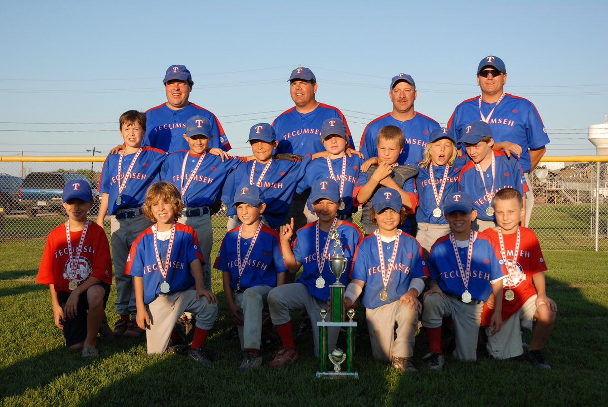 CoachScottbase's tweet photo. If you are a baseball person please join the challenge of posting a baseball photo. Just one picture, no description. Please copy the text, post a picture and look at some great memories/pictures. https://t.co/21x4pybOPj