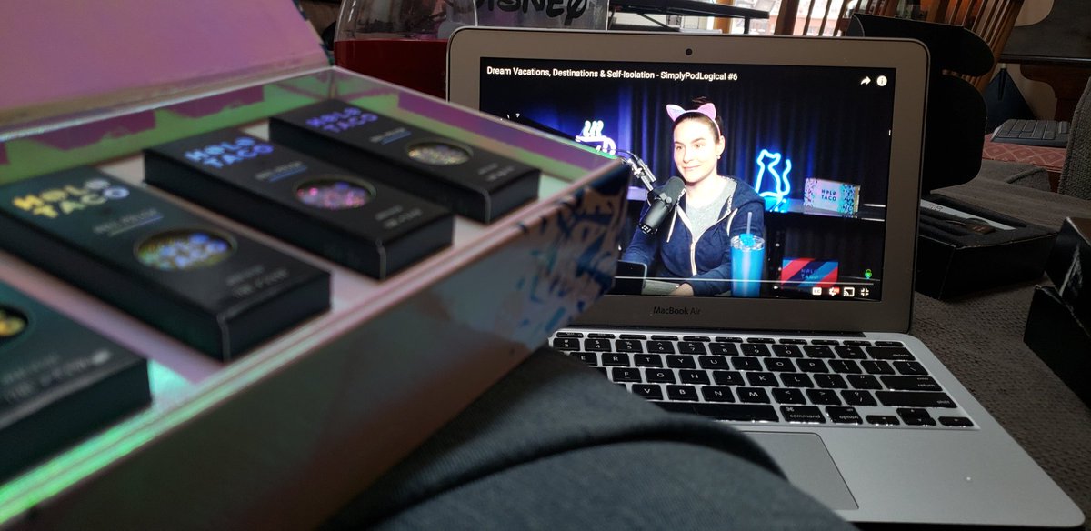 RaNoMi13's tweet photo. Just got my unicorn skin... time to do my nails and watch the podcast!!!💿🌮🦄💿🌮🦄 https://t.co/IdNu7rlwnc