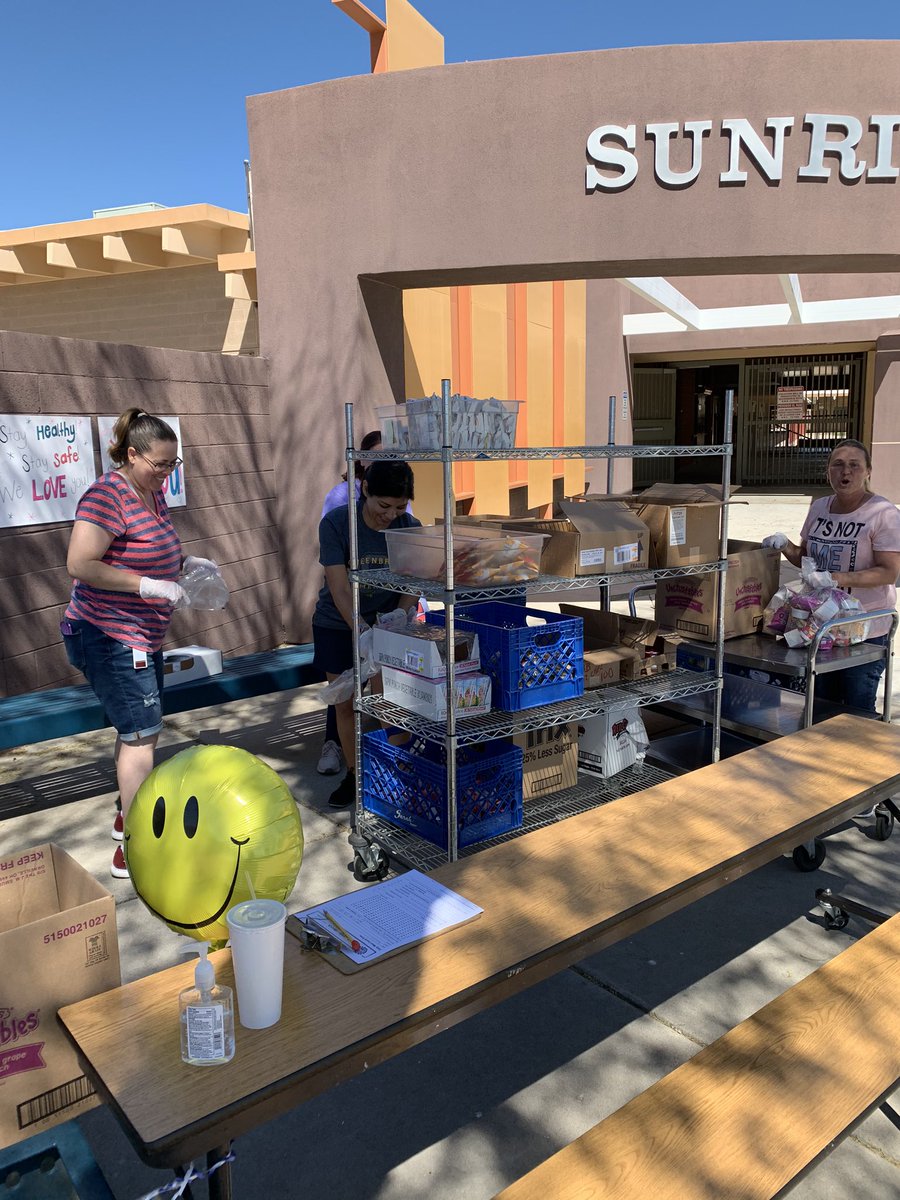 DVUSDnutrition's tweet photo. Our teams served 4339 meals today at various locations around the district.  Check our https://t.co/HpUpP5nzia for a list of locations and times. #dvusd #schoolclosure https://t.co/XvxNz6sHRv