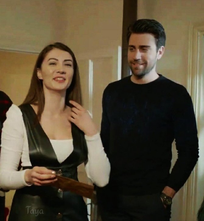 Thank you to the person who edit the Kamera Arkasi for all those precious moment between Çağlar and Burcu.
I will say it again but they have to work again together !! They will make any show and story perfect
#BurcuÖzberk #ÇağlarErtuğrul #AyKer
