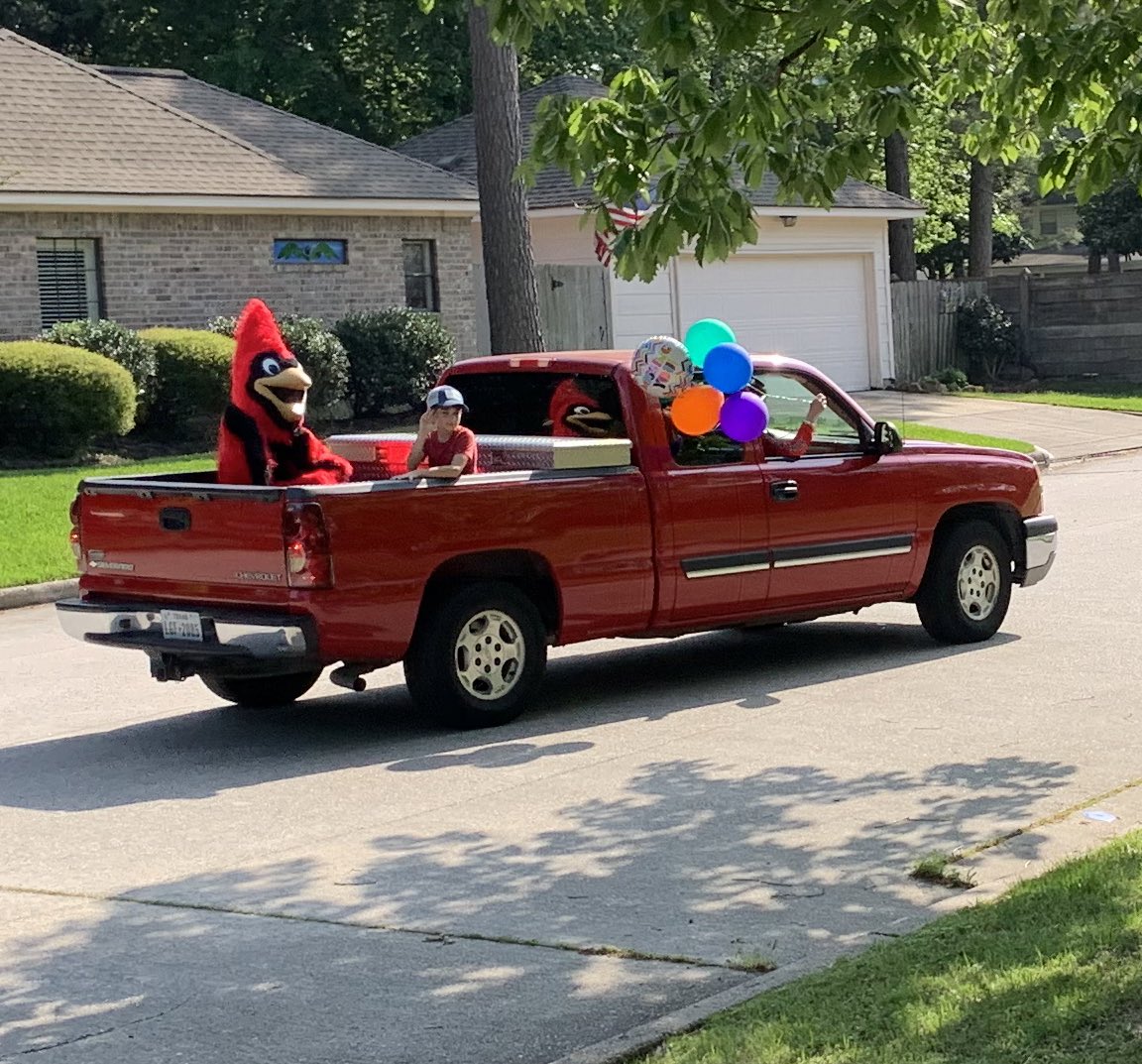 Willowcreek Elementary is amazing!!!  The teachers held a parade for our kids today.  I choked up!  Kids were so happy to see their smiling faces    We love our cardinals