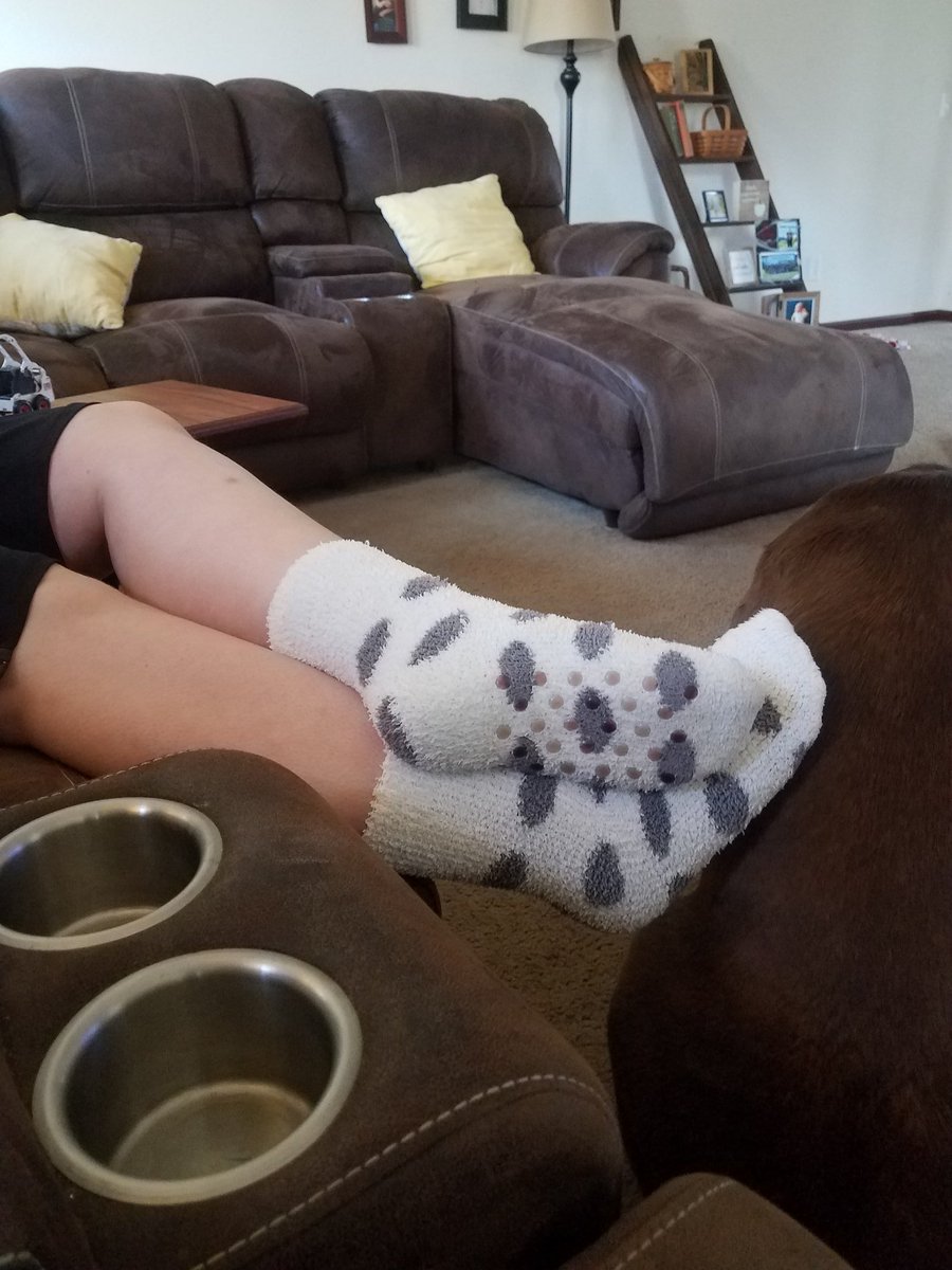 SShepReads's tweet image. #spiritweekchallenge Day 2 @CHSROYALARMY @MrKuchCHS