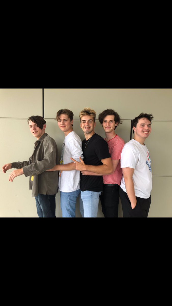 BenjaminPiper11's tweet image. It’d be way too hard to find a favorite high school memory, so here are some highlights from senior year! @coddingtonsroom #weareLHS #thisisLCSC