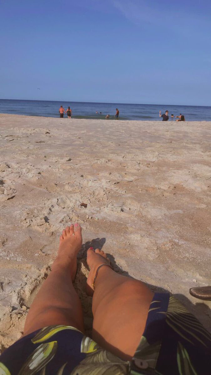 Des40429358's tweet photo. Who is ready to worship these feet? I’m bored and need attention. #feetpictures #feetpictures #feetfetish #footfetısh #footfetish #fetish #legpics #legpicsforsale #feetpicsforsale #footpicsforsale #buyfootpics #feetworshipping #FOOTWORSHİP https://t.co/bm2Z0wPk5h