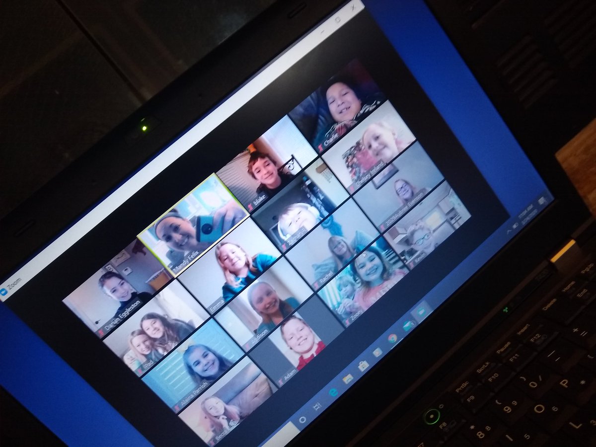 LoneJackElem's tweet image. 3rd graders meet with Mrs. Felix on Zoom today 💻 #VirtualLearningWin 🅰️➕ #WeAreLJ