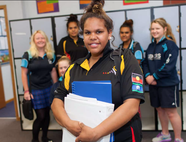 A recent review of the 'Closing the Gap' report showed that whilst indigenous students in cities were now 21% more likely to complete high school, that number is reversing in regional areas. Read more >>> universitiesaustralia.edu.au/media-item/uni…