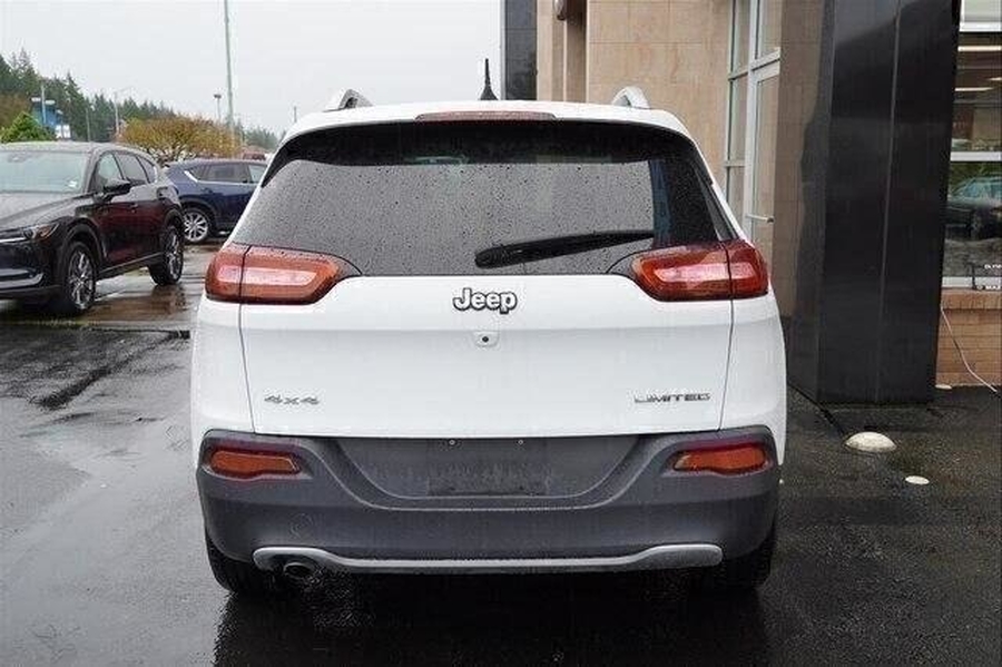 Check out this 2017 Jeep Cherokee with 53k miles available for $17,661.

More info on our website: olympiamazda.com

#Jeep #JeepCherokee #OlympiaMazda #OlympiaUsedCars #NewUsedCar