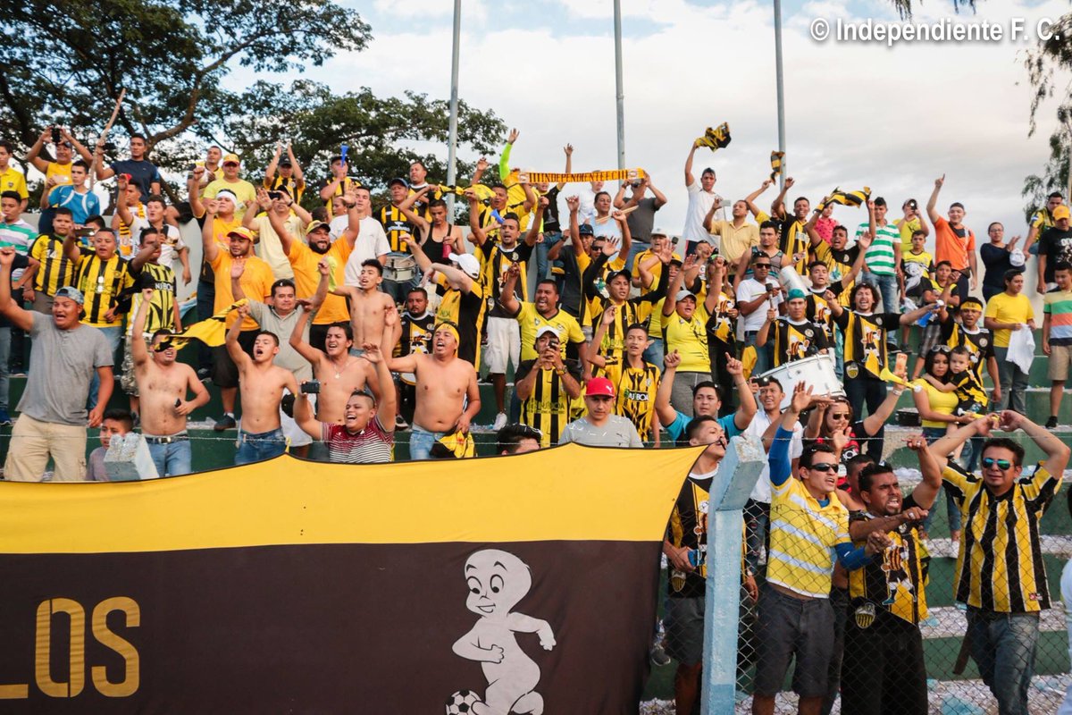 #CampeonesAP2016 | La afición celebra el título 🤩🔥🙌🏻🏆