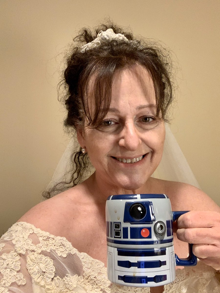 <a href="/csittenfeld/">Curtis Sittenfeld</a> Ok. Day 10 in sweats. Time to up my game. And you can only imagine the wardrobe malfunction 38 years later ❤️