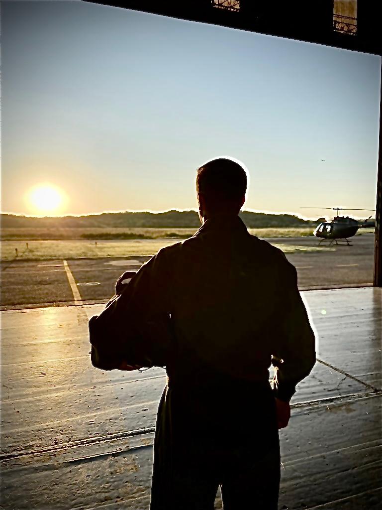 Si elegís Ejército 🇦🇷 podés ver salir el sol desde un hangar‼️
Cada día 🌅, tenés la oportunidad de renovar tu vocación de #serviralapatria. No importa dónde estés, ni cuál sea tu tarea TODOS somos importantes en el <a href="/ejercito_arg/">Ejército Argentino</a> ‼️Y juntos decimos #SomosElEjercito