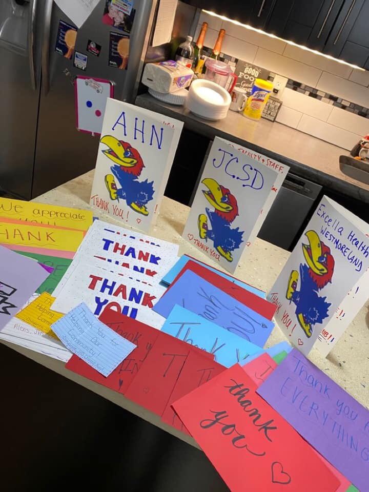 jeannettecsd's tweet photo. The JHS Choose Kind Student Committee made over 70 thank you cards for employees of businesses, organizations, and services throughout our city that are continuing to serve our citizens. β€οΈπ
#JayhawkStrong https://t.co/jUj14r5CbM