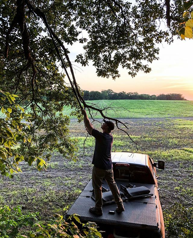 Here's to longer days, warmer temps and the best kind of busy — grab your gear and get after it.
-
#diamondbackready #landmanagement #spring #hunting #treestand #prepping
Photo: @huntmasterstv ift.tt/2xp9hvO