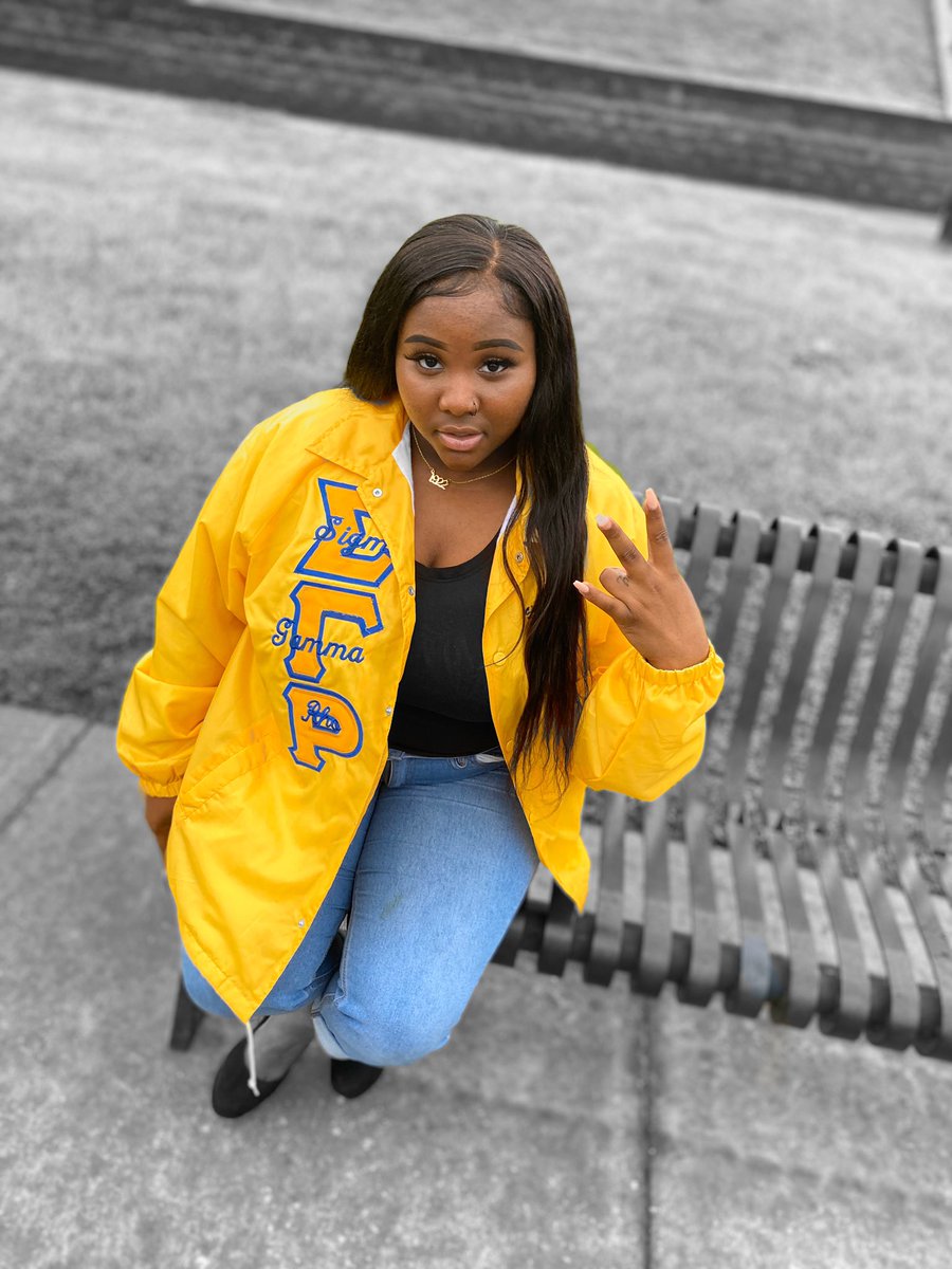 teraney42's tweet photo. All women were created equal. Until 1922 💙💛
Allow me to reintRHOduce myself as THEE TRE 🐩🐩🐩 of RHOyally Pretty &amp; Prissy.  You may FOREVER know and address me as [Your] MageΣty. Rhoer 🦋 to SGRho 🐩. Σigma Land BEEN waiting for this one😛
#1922 #BX #1957 #myasu https://t.co/VIuJafYrFO