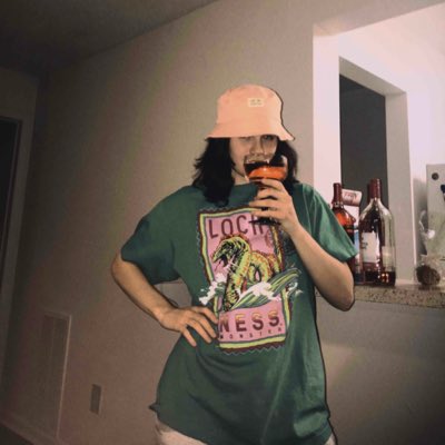 mollysuttonn's tweet photo. issa vibe #NewProfilePic https://t.co/uLRLxnIOof