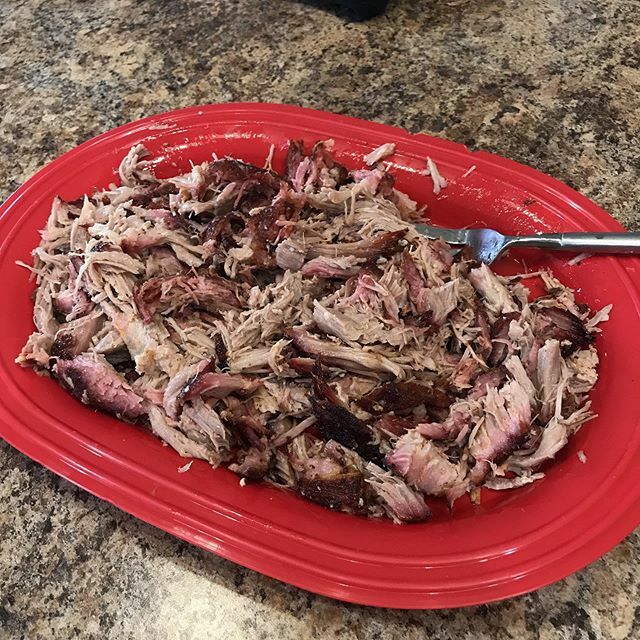 And after eight hours of low and slow smoking. Yummy #kamadojoeclassic #kamadojoenation #kamadojoe #smokedpulledpork bit.ly/3ajpgKr