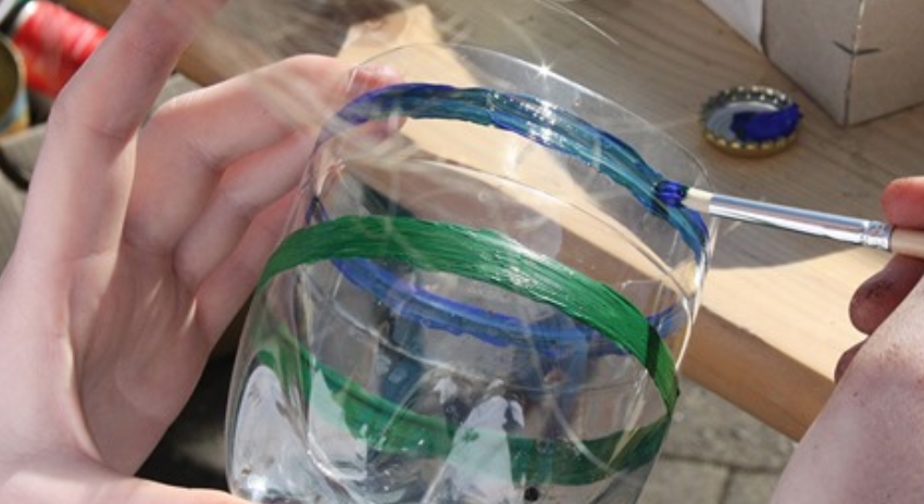 We love this! 'Five fun activities to teach your children about plastic pollution.' What great ideas for teaching your kids about plastic pollution while they are at home due to school closures. <a href="/UNEP/">UN Environment Programme</a>  #plasticpollutes ow.ly/teqy30qsm6m