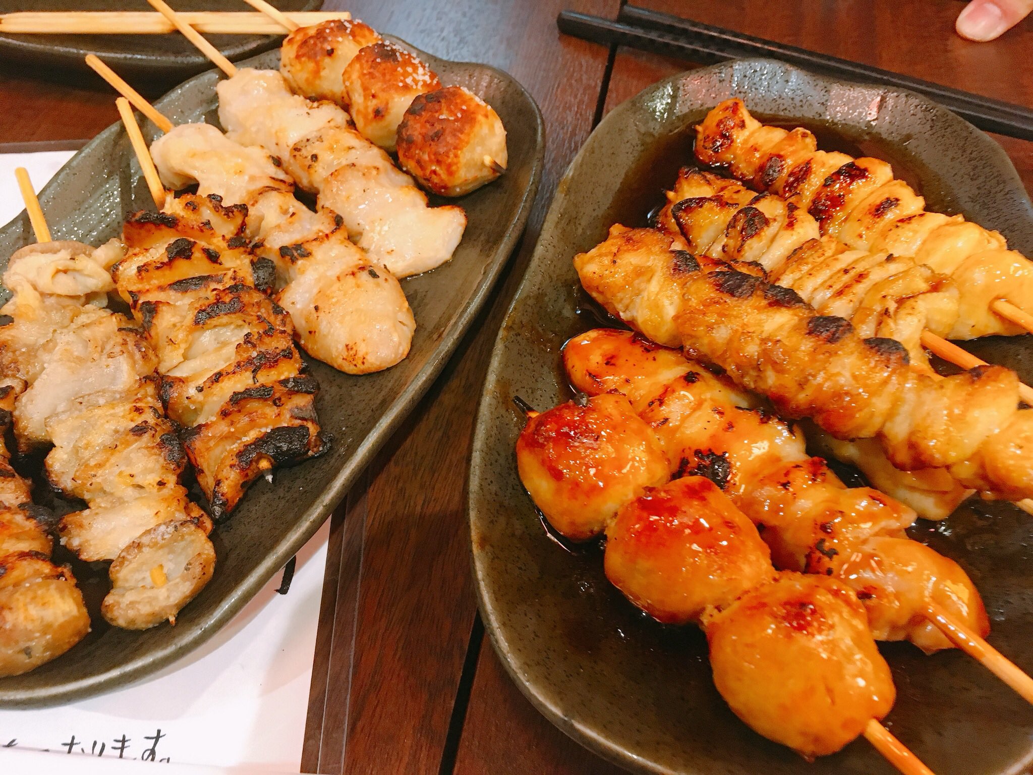 ほしのん 昨日はやきとりさんきゅうさんの焼き鳥無料イベントへー 無料って すごいよね 定期的に焼き鳥が配給されるよー そして2軒めは 相変わらずついてくだけなので店名はわからないんだけど 日本酒のあるお店へー お刺身も美味しかった O O