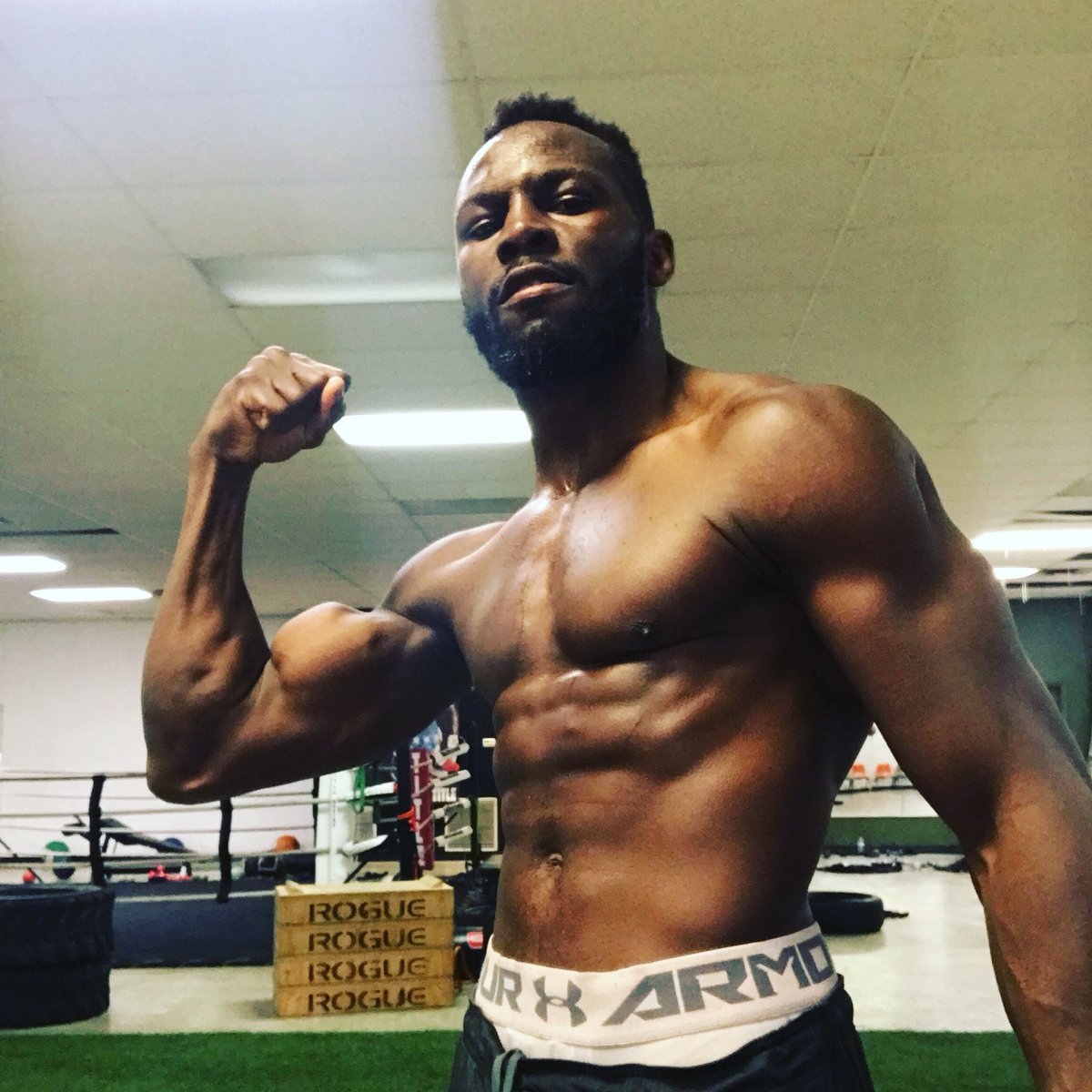 usscunningham's tweet photo. That #coronavirus #workout was lit ... always ready ....I ainโt retire yet .... #ussislegend #stevecunningham #usscunningham #usscomics @ussfightacademy https://t.co/w9v7iLBR9F